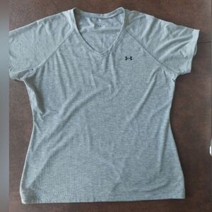 Under Armour Grey Tshirt Short Sleeved Womans Vneck Size Large
